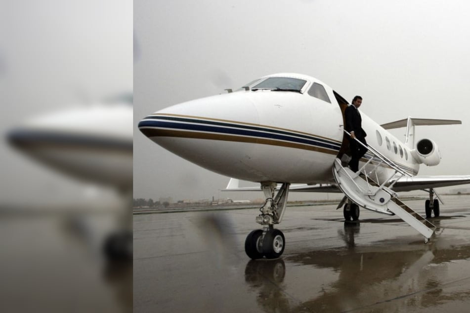 Passenger with no flying experience lands plane in dramatic circumstances!