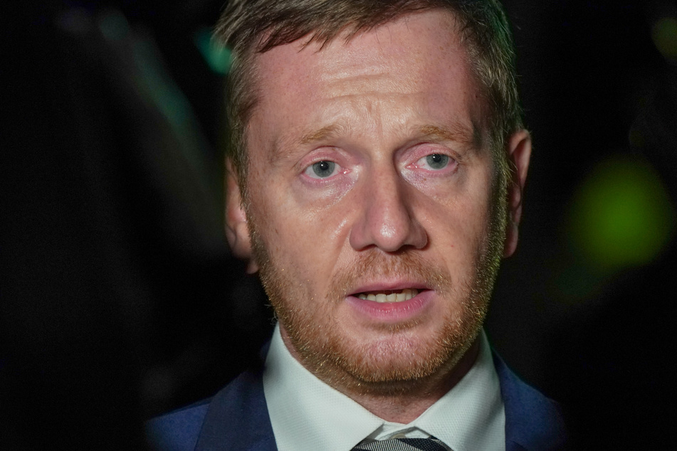 Michael Kretschmer (45, CDU), Ministerpräsident von Sachsen, spricht während eines Interviews zu Journalisten.