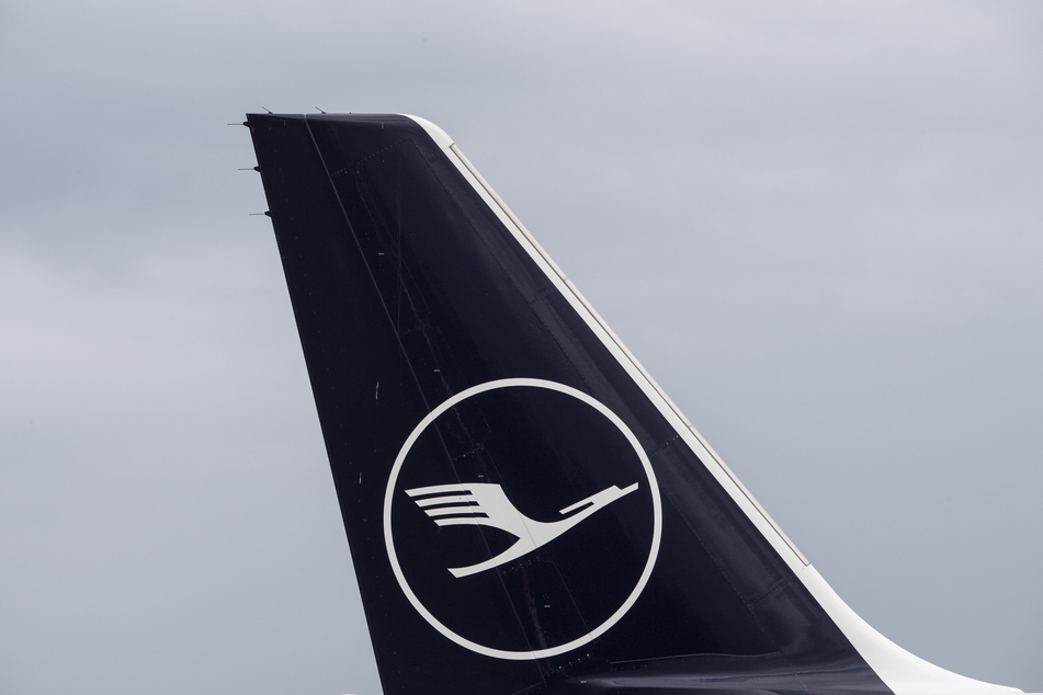 Die Lufthansa hat mit einer ersten Mitarbeitergruppe konkrete Spar-Vereinbarungen erreicht, mit denen die Corona-Krise überwunden werden soll.