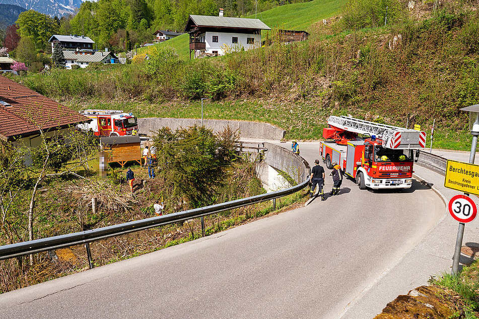 Die Feuerwehr kümmerte sich um die Bergung der Frau.