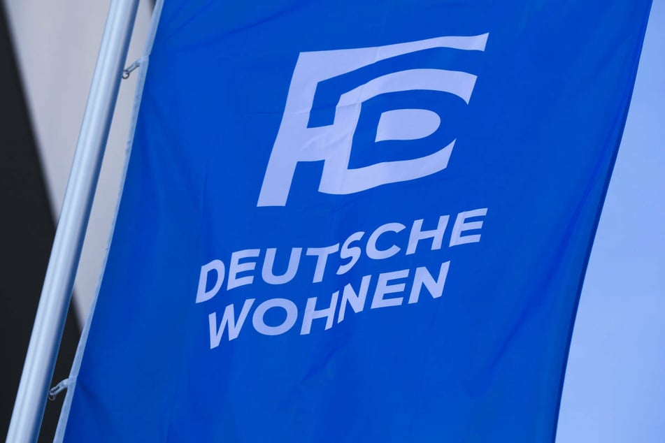 Berlins größter Vermieter, die Deutsche Wohnen, will nach dem Mietendeckel-Aus zwar nicht auf Nachzahlungen verzichten aber soziale Härten vermeiden.