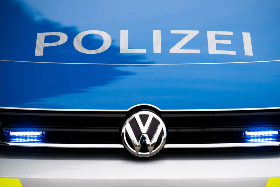 Die Polizei nahm den 32-Jährigen fest und brachte ihn zur Wache. (Symbolbild)