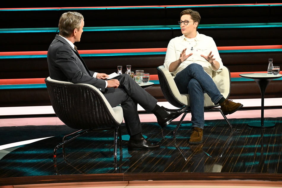 Im Gespräch mit Juso-Chef Philipp Türmer (30, SPD, r.) äußerte Markus Lanz (57) seinen Unmut über eine vielfach verwendete Renten-Phrase.