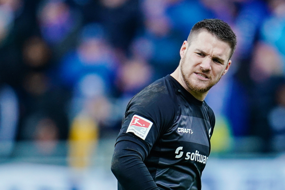 Auch Lilien-Keeper Marcel Schuhen hat, wie seine Teamkollegen, erstmal Sendepause. Der Spielbetrieb in der 2. Fußball-Bundesliga ruht.