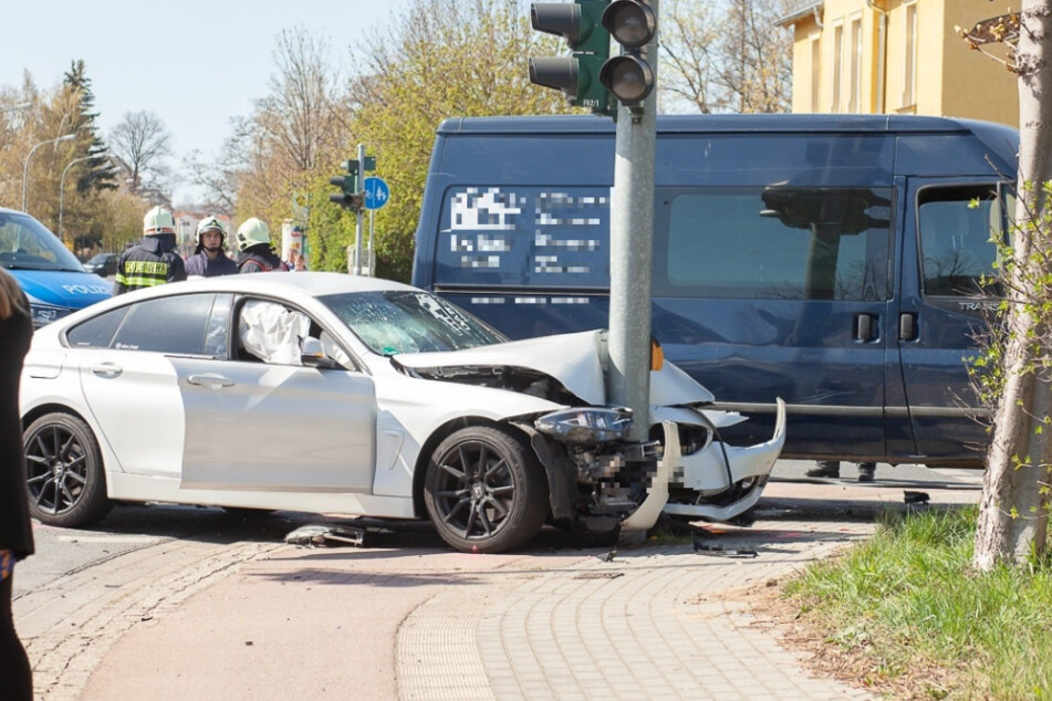 Eine Aufnahme von der Kollision an der Kreuzung.