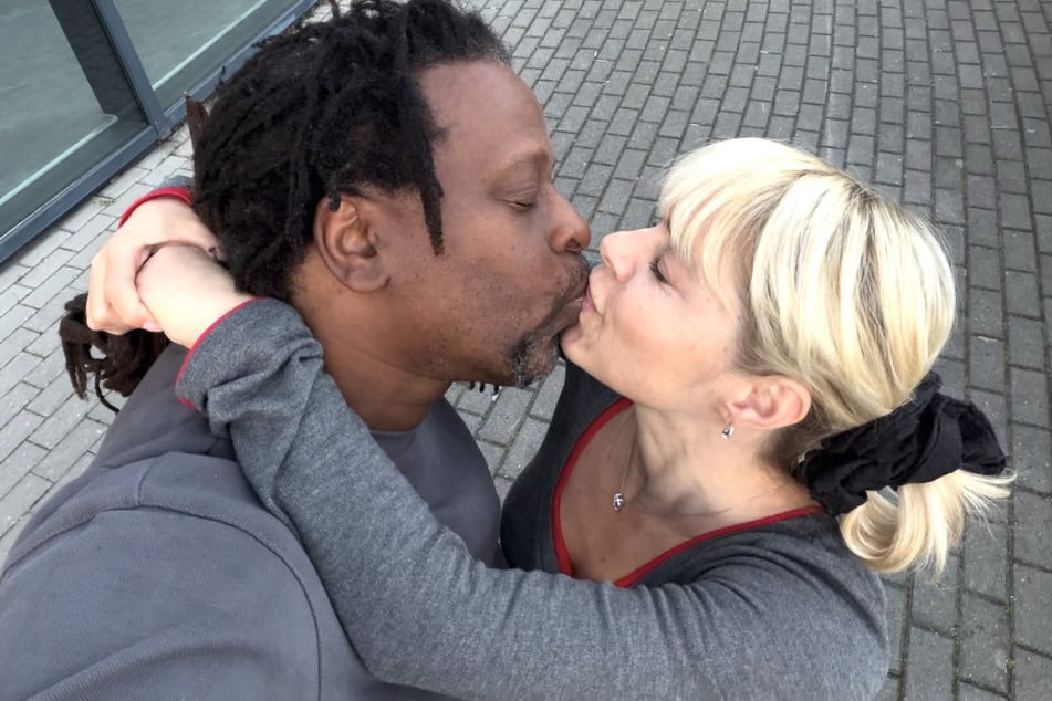 Der Moderator und seine Ehefrau Adelina Zilai haben ein gemeinsames Kind.