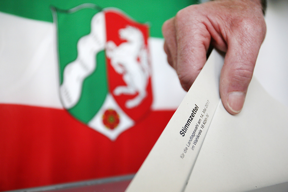 Bei der Landtagswahl im Mai 2017 war die CDU mit 33,0 Prozent als stärkste Kraft in den Landtag eingezogen, dicht gefolgt von der SPD (31,2 Prozent).