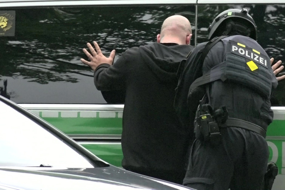 Drei Personen sind nach dem Vorfall in München festgenommen worden.