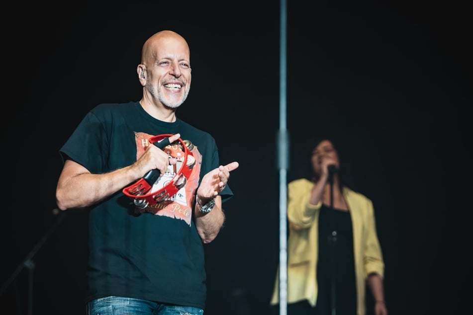 Gut gelaunt eröffnete Lotto King Karl (58) die Jubiläums-Saison des "Stadtpark Open Airs". Es war insgesamt sein 55. Auftritt im Grünen Wohnzimmer.