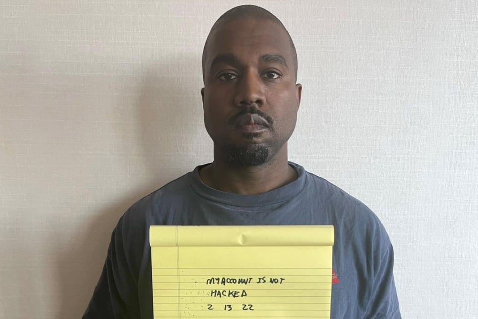Kanye West (44) postet innerhalb weniger Stunden etliche Instagram-Posts, oft mit wirrem Inhalt. Dabei stellt er klar, dass alle Beiträge von ihm selbst stammen: "Mein Account wurde nicht gehacked!"