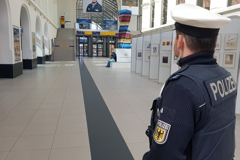 In der Kuppelhalle des Dresdner Hauptbahnhofs landeten Bundespolizisten einen Volltreffer. (Archivbild)