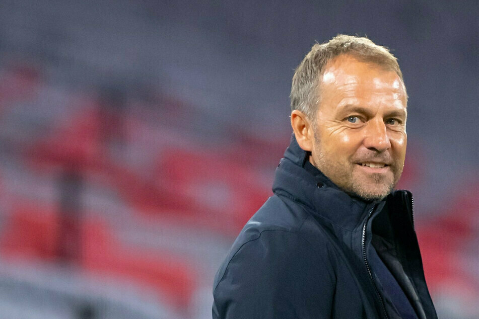 Bayern-Trainer Hansi Flick hat Zeit, sein Team auf die Kieler vorzubereiten. (Archiv)