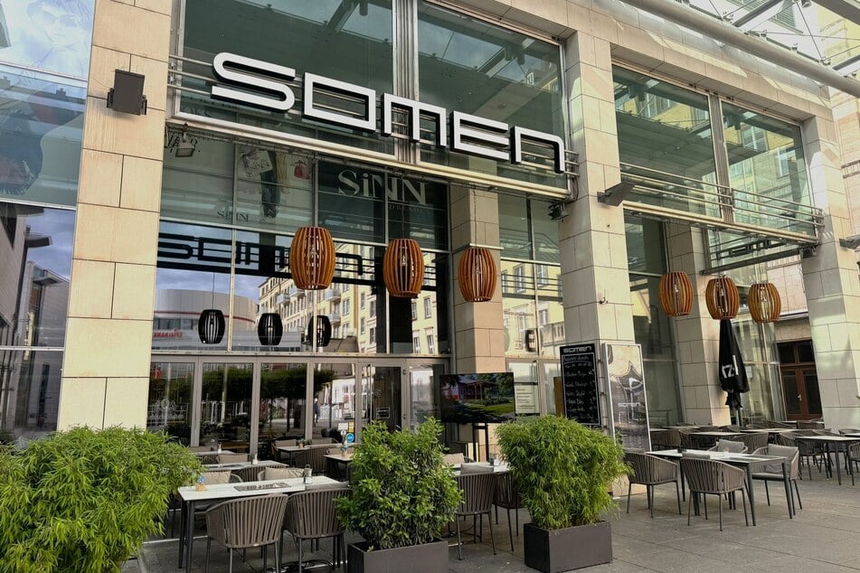 Auf der schönen Terrasse könnt Ihr ab sofort essen und trinken.