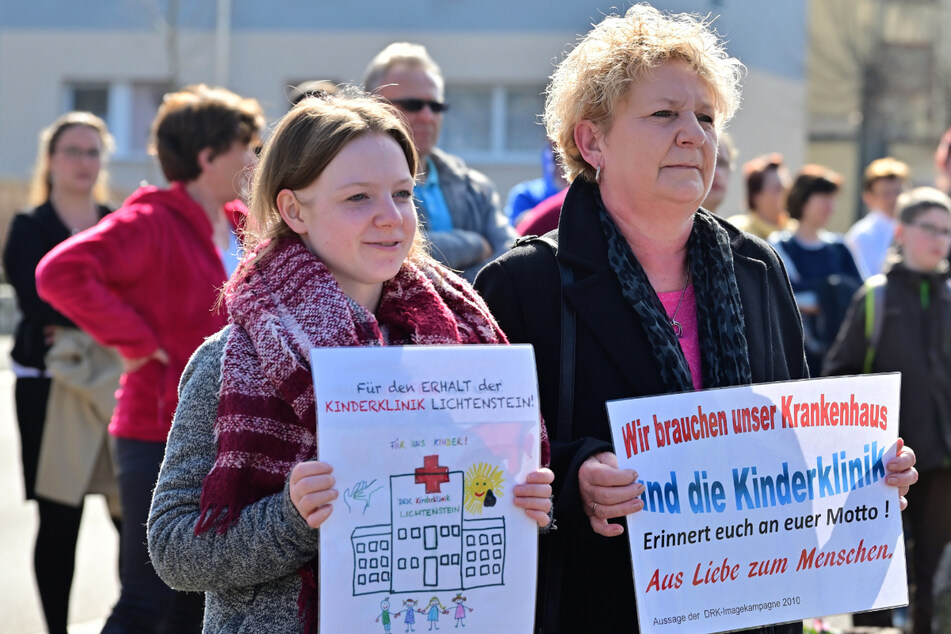 Protest gegen Schließung der DRK-Kinderklinik in Lichtenstein
