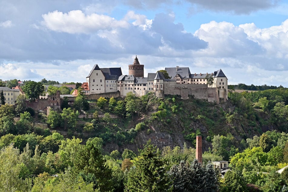 Hoch über der Mulde thront Burg Mildenstein, die im Inneren spannende interaktive Angebote insbesondere für Familien bereithält.