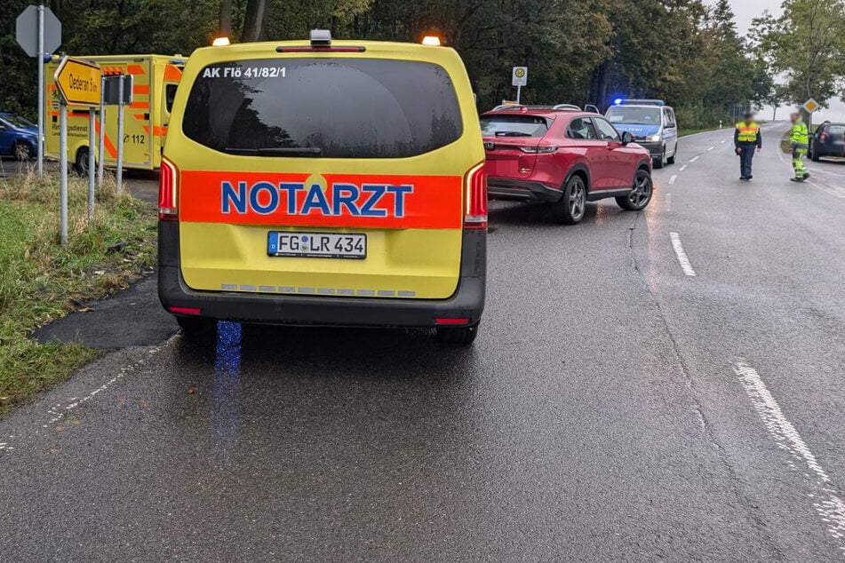 Die Polizei regelte den Verkehr an der Unfallstelle vorbei.