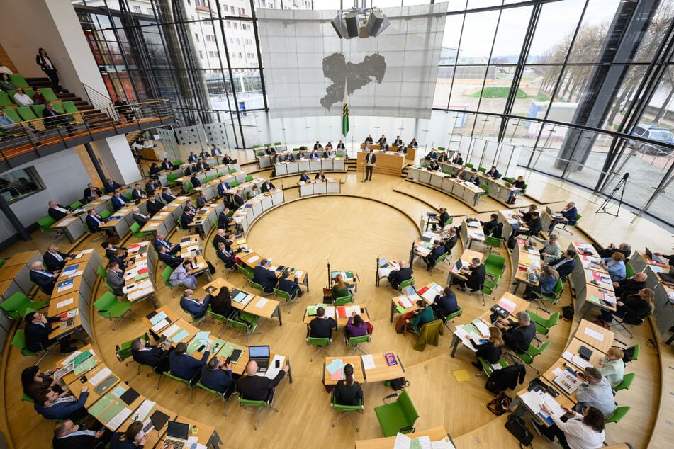 Falscher Zeitpunkt: Der Widerstand unter den 120 Landtagsabgeordneten gegen die Diätenerhöhung wächst.