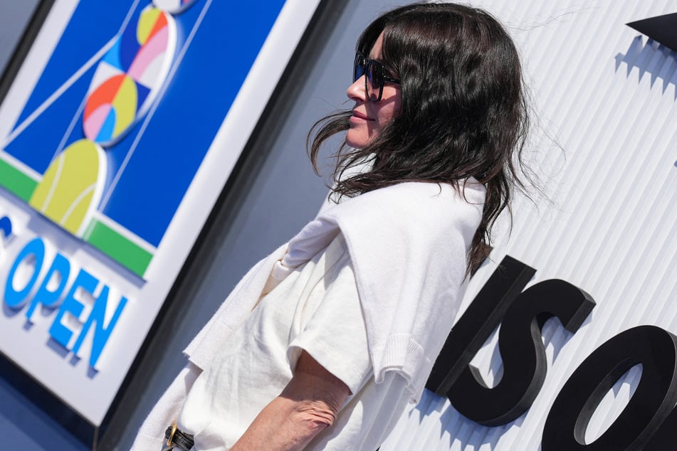Courteney Cox used an Instagram makeup tutorial to reveal her biggest tattoo regret.