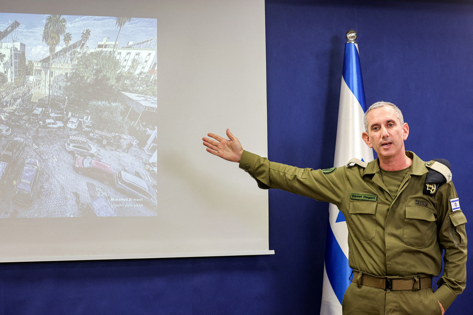 Der israelische Armeesprecher Daniel Hagari (47).