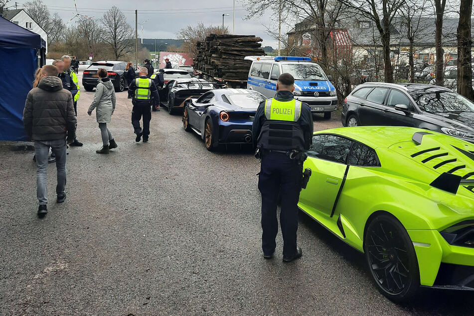 Gefährliche Stunts und illegale Umbauten: NRW-Polizei zieht nach "Car-Freitag" Bilanz