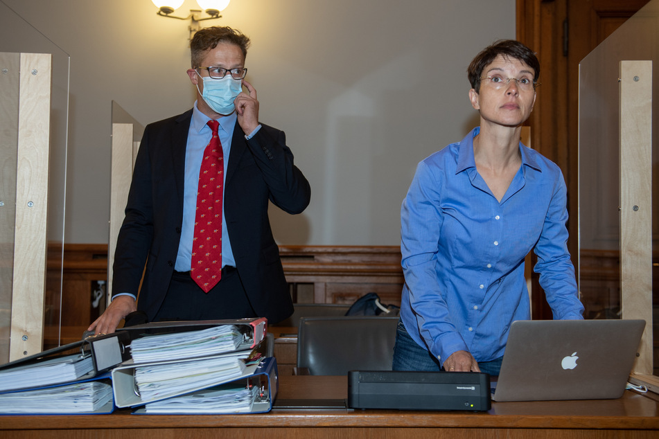 Frauke Petry (48) erschien am Dienstag mit ihrem Ehemann Marcus Pretzell (48) im Gerichtssaal in Leipzig. Sie äußerte sich während des Prozesstags nicht.
