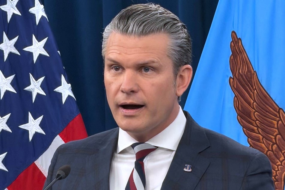 US-Kriegsminister Pete Hegseth (45) bei einer PK.
