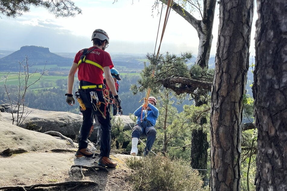 Mit dem verletzten Fuß kam der Bergsteiger vom Lärmchenturm einfach nicht mehr weg.