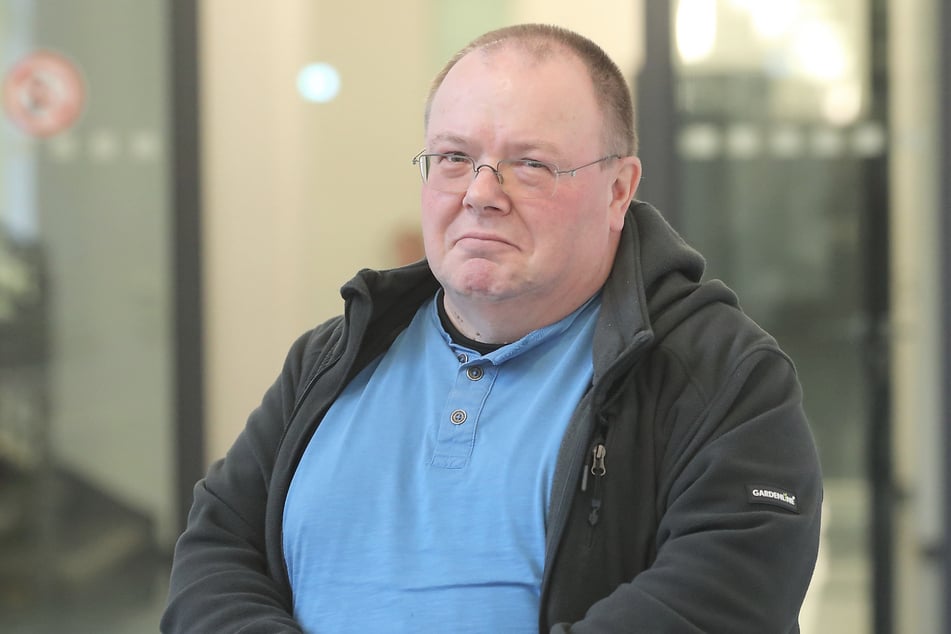 Radhändler Heiko Falkenhain (61) treibt die Sorge um, dass es wieder zu einem Einbruch kommen könnte.