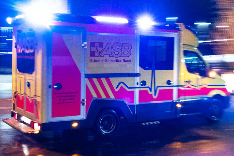 Nachbarin (48) zieht Mann aus brennendem Haus: 50-Jähriger stirbt trotz Rettungsaktion