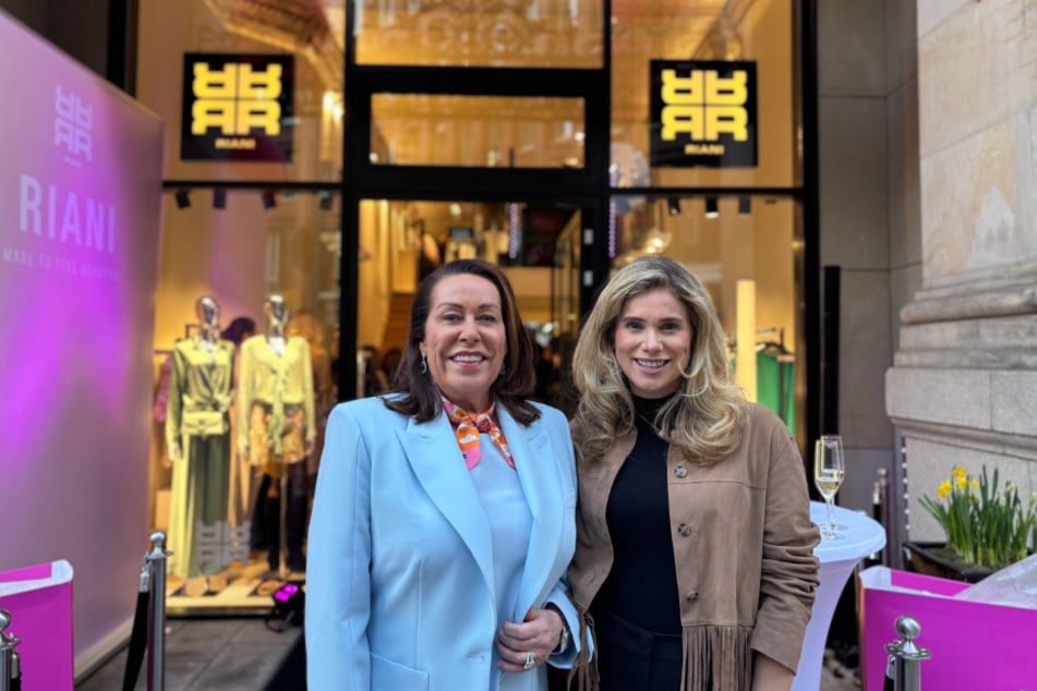 Das Mutter-Tochter-Gespann Martina Buckenmaier (l.) und Mona Buckenmaier leitet gemeinsam das Familienunternehmen "RIANI".