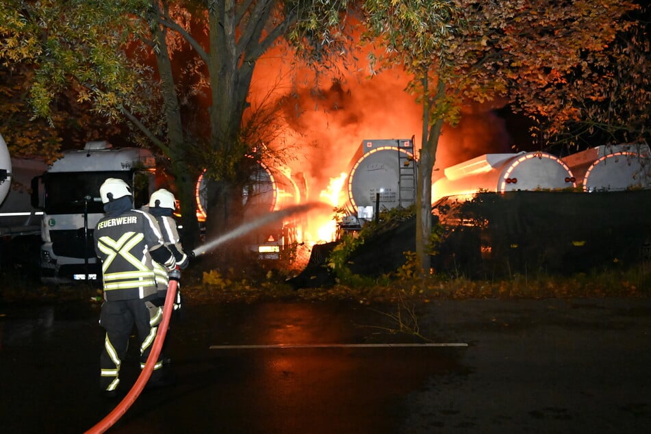 Die Feuerwehr war mit zahlreichen Kräften im Einsatz.