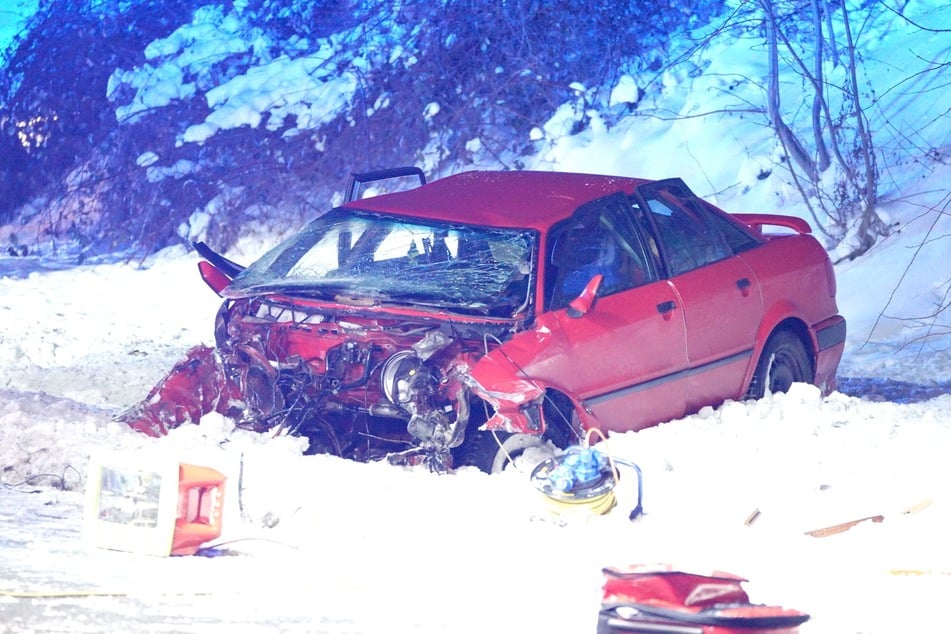 Der Fahrer des Audi verstarb nach dem Unfall in der Klinik.