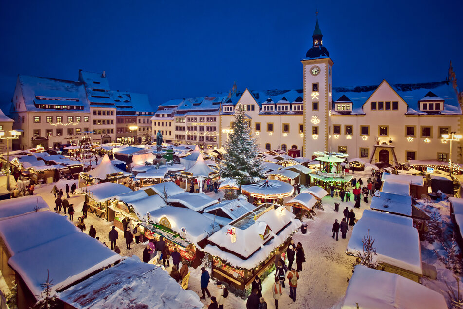 So wird der Freiberger Christmarkt in diesem Jahr nicht aussehen. Die Stadt bereitet aktuell Alternativen vor (Archivbild).