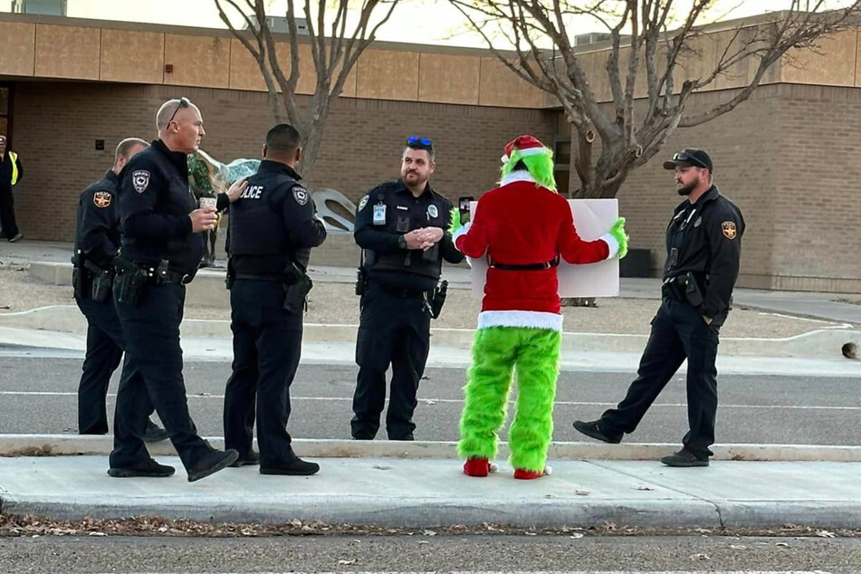 Einigen Kindern machte Grisham in seinem Grinch-Kostüm einfach nur Angst. Die Polizei hatte trotzdem nichts in der Hand, um den Weihnachtsmann-Hasser festzunehmen.