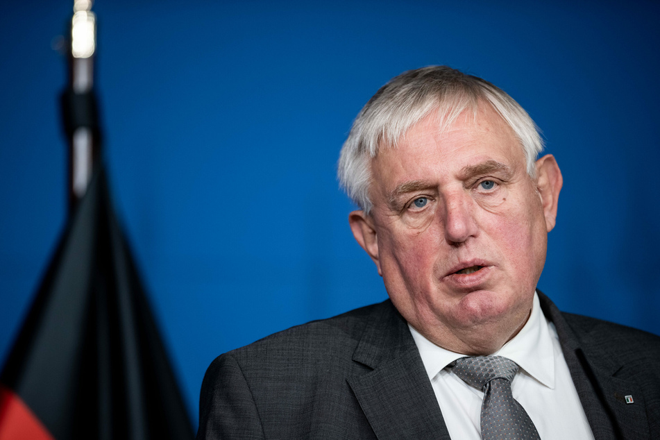 NRW-Gesundheitsminister Karl-Josef Laumann (64, CDU) setzt auf Booster-Impfungen.