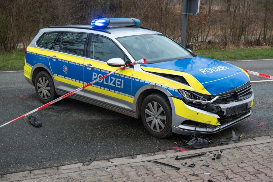 Leipzig: Schuss aus Dienstwaffe bei Verkehrskontrolle in Borna: Polizei sucht Zeugen