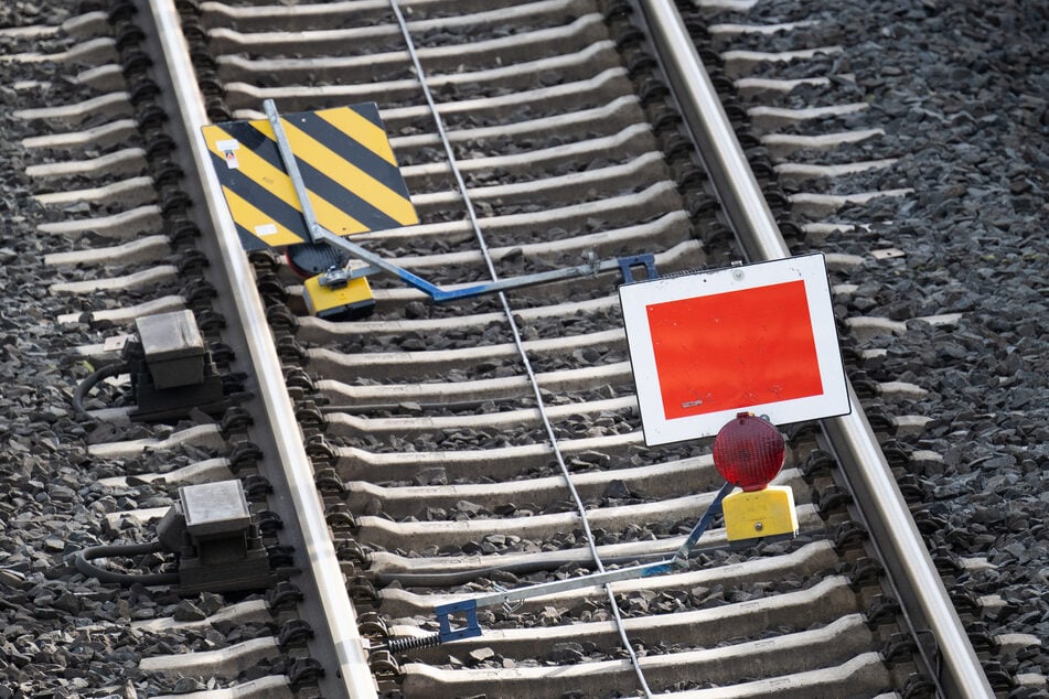 Die Totalsperrung zwischen Bautzen und Löbau bleibt bis Montagfrüh bestehen. (Symbolfoto)