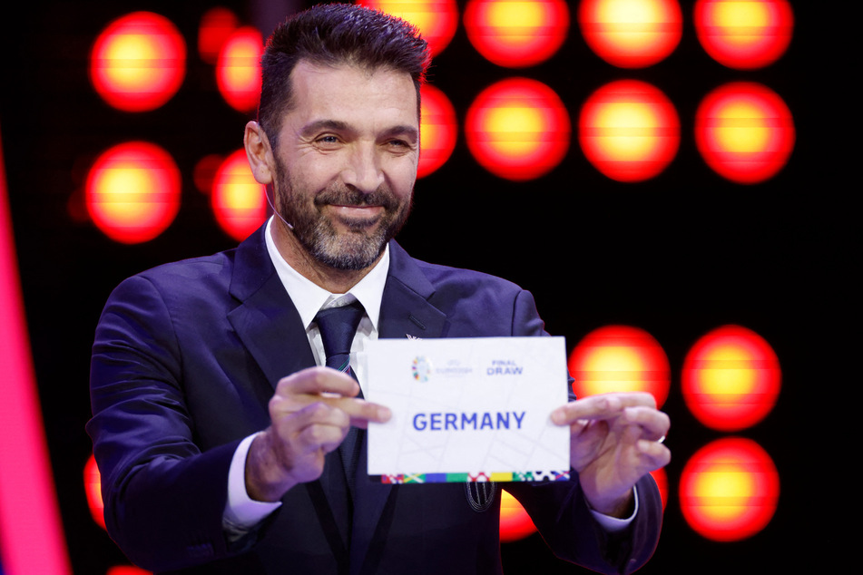 Torwart-Legende Gianluigi Buffon (45) zog das symbolische erste Los: Deutschland. Der Gastgeber stand als erstes Team in der Gruppe A bereits vorher fest.