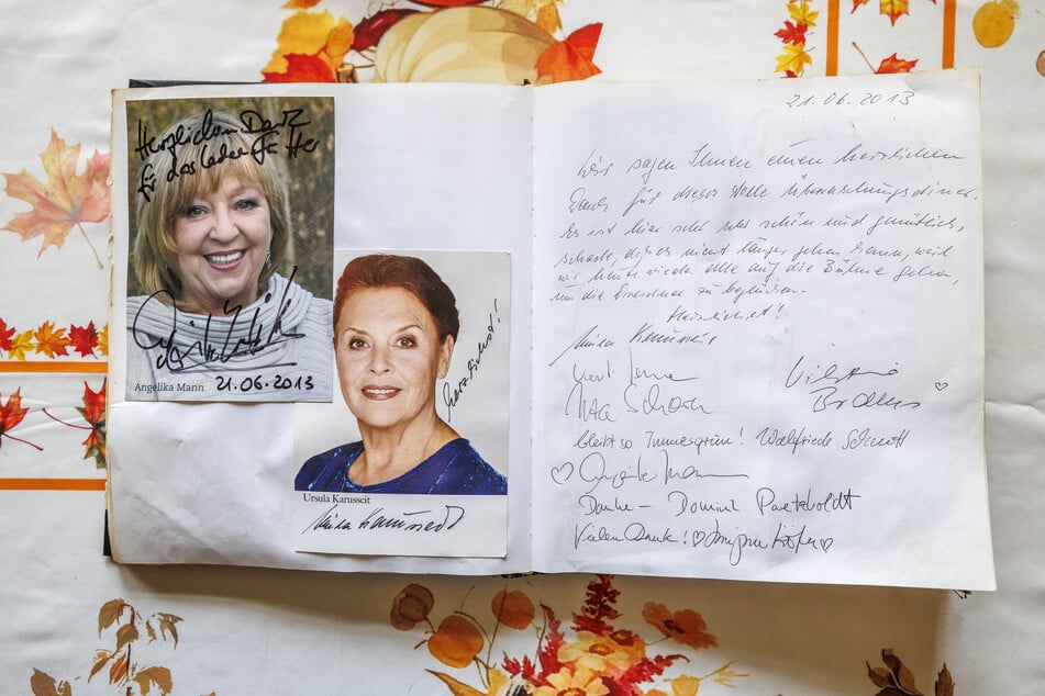 Angelika Mann (†2026, l.) und Ursula Karusseit (†2019) gastierten 2013 auf der Kleinkunstbühne.