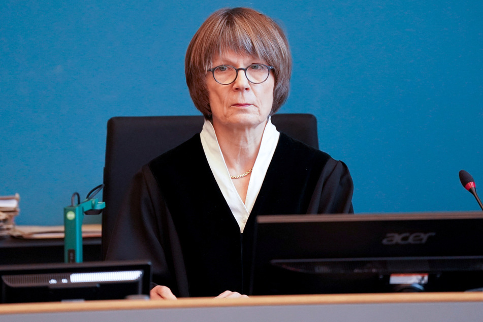 Helga von Lukowicz, Vorsitzende Richterin am Landgericht Lübeck, glaube dem Angeklagten nicht, dass er die Tat beim Schlafwandeln begangen habe.