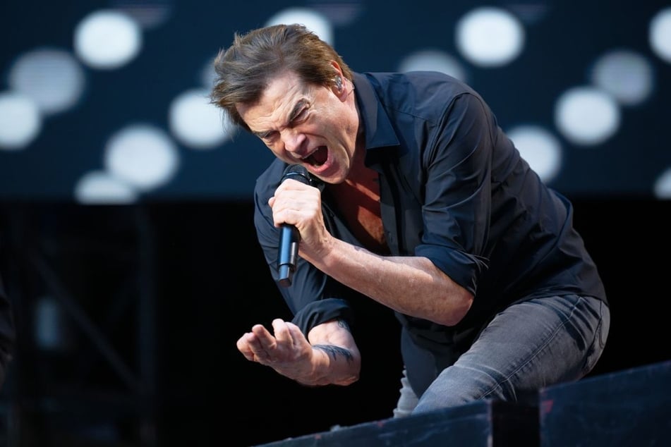 Berlin: Überraschung beim Abschiedskonzert in Berlin: Ärzte-Frontmann Farin Urlaub singt mit Campino