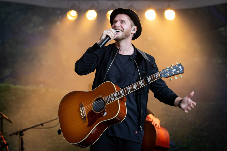 Johannes Oerding (38) hat ein buntes Potpourri an Künstlern in die achte Staffel von "Sing meinen Song" geladen.
