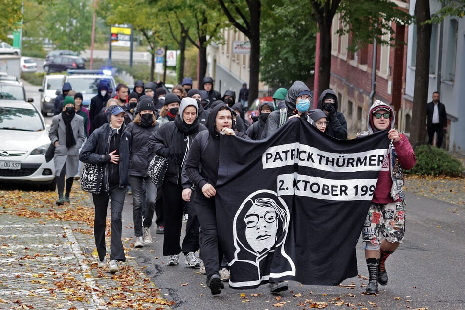Das linke Bündnis "Chemnitz Nazifrei" erinnerte am Samstag an den Tod von Patrick Thürmer (†17).