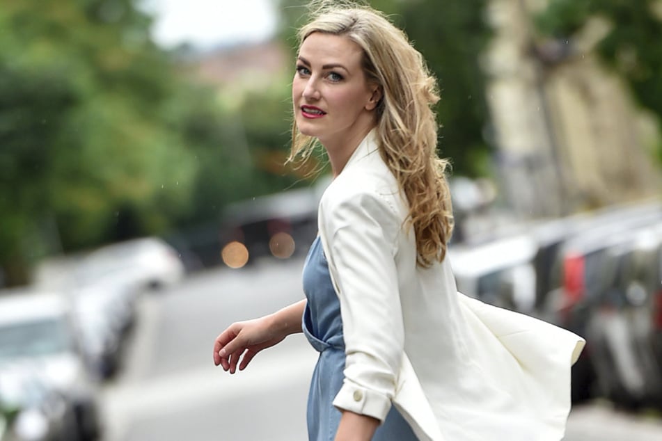 Sandra Maria Huimann (35) kommt aus Österreich. In der Dresdner Neustadt fühlt sich die Schauspielerin aber pudelwohl.