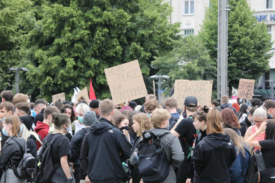 Vom Willy-Brandt-Platz aus startete die Demo.