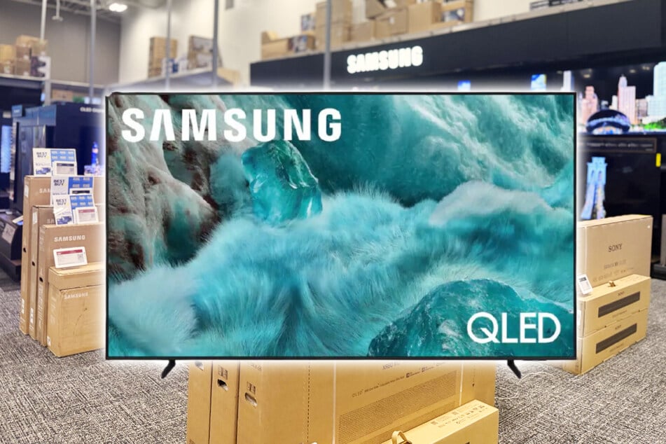 Best Buy has this awesome Samsung Smart TV for super cheap on Saturday, November 29