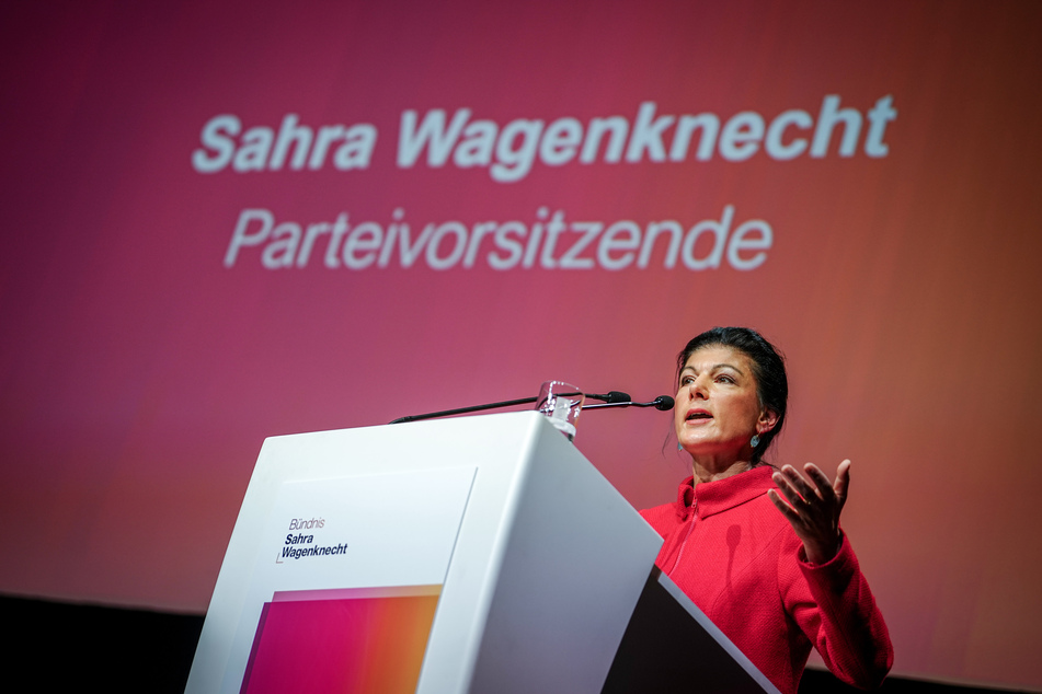 Die Parteivorsitzende Sahra Wagenknecht (54) spricht beim Gründungsparteitag der neuen Wagenknecht-Partei, dem "Bündnis Sahra Wagenknecht".