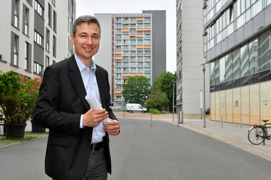 Frühestens ab 2023 soll sich diese Seitenstraße der "Prager" laut Baubürgermeister Stephan Kühn (41, Grüne) in einen "Grünen Bogen" verwandeln.