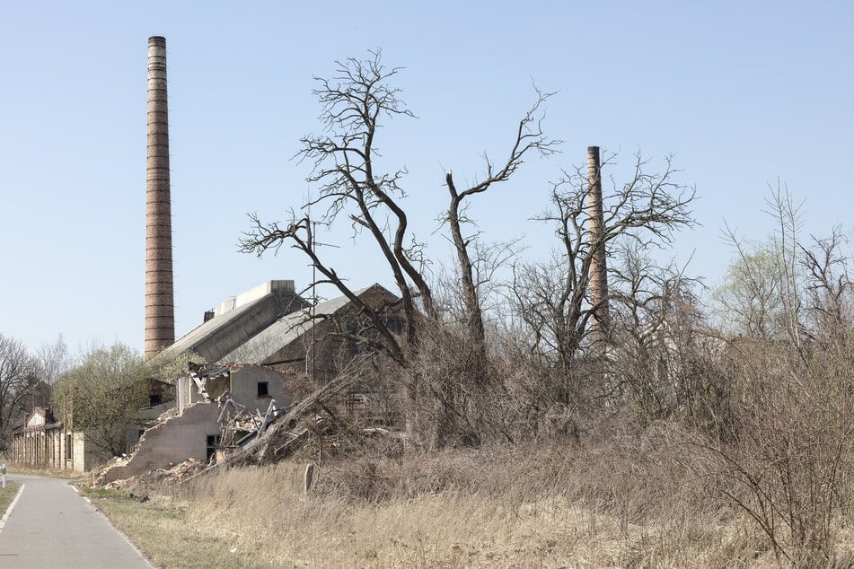 Am Tagebau Welzow-Süd verfallen auch einstige Industrieanlagen.