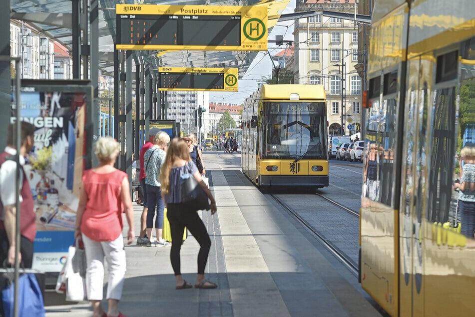 Inhaber eines Dresden-Passes müssen künftig für ihre Mobilität mehr bezahlen.